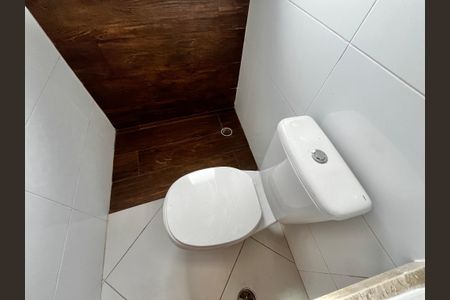 Casa à venda com 185m², 3 quartos e 3 vagas Casa à venda com 185m², 3 quartos e 3 vagasBanheiro da Suíte 3
