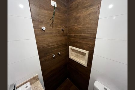Casa à venda com 185m², 3 quartos e 3 vagas Casa à venda com 185m², 3 quartos e 3 vagasBanheiro da Suíte 2