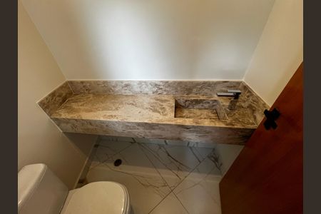 Casa à venda com 185m², 3 quartos e 3 vagas Casa à venda com 185m², 3 quartos e 3 vagasLavabo