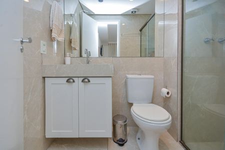 Apartamento à venda com 63m², 2 quartos e 1 vaga Apartamento à venda com 63m², 2 quartos e 1 vagaBanheiro da Suíte