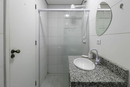 Banheiro de kitnet/studio para alugar com 1 quarto, 30m² em Vila Prudente, São Paulo