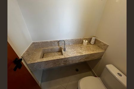 Casa à venda com 185m², 3 quartos e 4 vagas Casa à venda com 185m², 3 quartos e 4 vagasLavabo