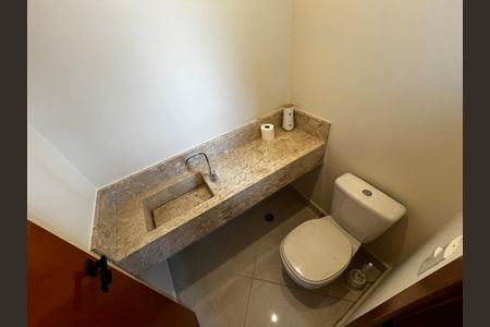 Casa à venda com 185m², 3 quartos e 4 vagas Casa à venda com 185m², 3 quartos e 4 vagasLavabo