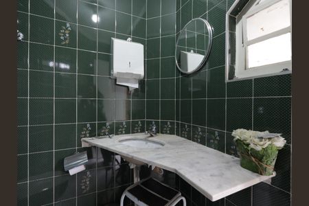 Casa à venda com 284m², 3 quartos e 3 vagasLavabo