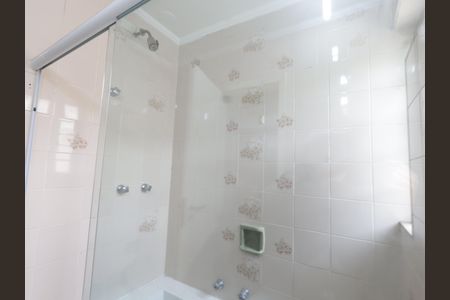 Casa à venda com 284m², 3 quartos e 3 vagasBanheiro da Suíte 1