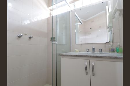 Casa à venda com 284m², 3 quartos e 3 vagasBanheiro da Suíte 2