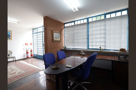 Casa à venda com 284m², 3 quartos e 3 vagasSala