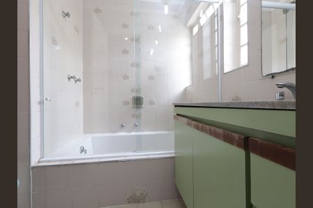 Casa à venda com 284m², 3 quartos e 3 vagasBanheiro da Suíte 1