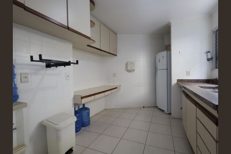 Casa à venda com 284m², 3 quartos e 3 vagasCozinha