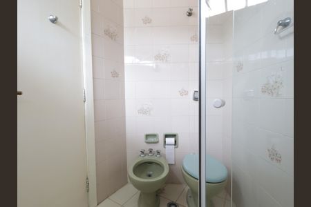 Casa à venda com 284m², 3 quartos e 3 vagasBanheiro da Suíte 2