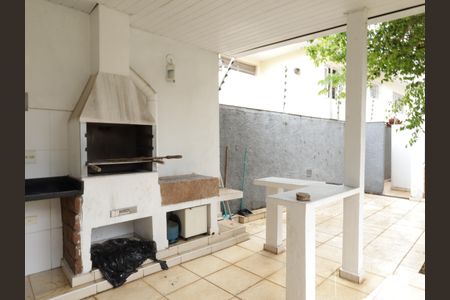 Casa à venda com 284m², 3 quartos e 3 vagasChurrasqueira