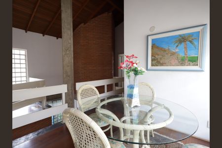 Casa à venda com 284m², 3 quartos e 3 vagasHall
