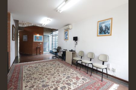 Casa à venda com 284m², 3 quartos e 3 vagasSala