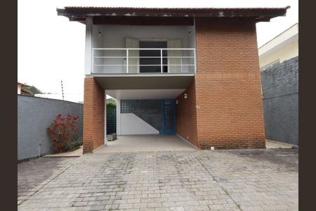 Casa à venda com 284m², 3 quartos e 3 vagasFachada