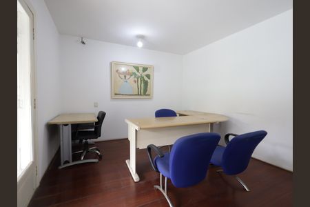 Casa à venda com 284m², 3 quartos e 3 vagasSuíte 1