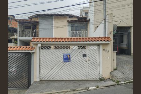 Casa à venda com 193m², 3 quartos e 4 vagas Casa à venda com 193m², 3 quartos e 4 vagasFachada