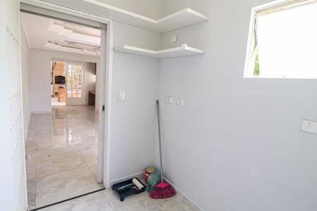Casa de condomínio para alugar com 90m², 4 quartos e 2 vagas Casa de condomínio para alugar com 90m², 4 quartos e 2 vagasQuarto de Serviço