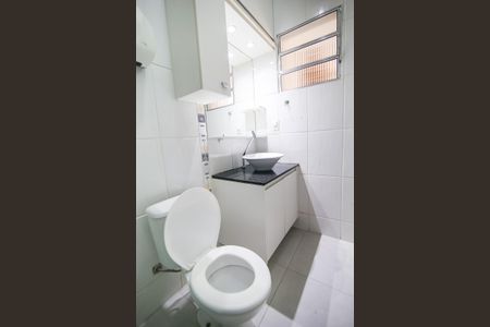 Casa de condomínio para alugar com 90m², 4 quartos e 2 vagas Casa de condomínio para alugar com 90m², 4 quartos e 2 vagasBanheiro da Suíte