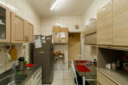 Apartamento à venda com 82m², 3 quartos e sem vaga Apartamento à venda com 82m², 3 quartos e sem vagaCozinha e Área de Serviço