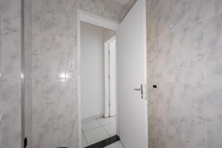 Banheiro de kitnet/studio para alugar com 1 quarto, 25m² em Liberdade, São Paulo