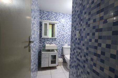 Banheiro de apartamento para alugar com 2 quartos, 44m² em Conjunto Habitacional Teotonio Vilela, São Paulo