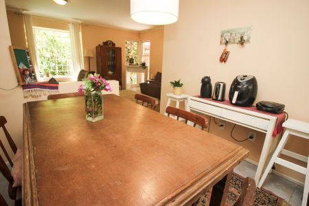 Casa de condomínio à venda com 133m², 3 quartos e 2 vagas Casa de condomínio à venda com 133m², 3 quartos e 2 vagasSala de Jantar