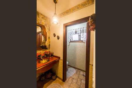 Casa de condomínio à venda com 413m², 3 quartos e 6 vagas Casa de condomínio à venda com 413m², 3 quartos e 6 vagasLavabo