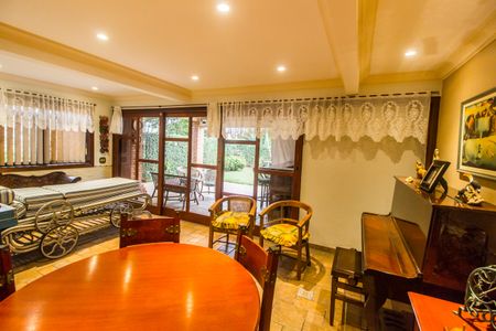 Casa de condomínio à venda com 413m², 3 quartos e 6 vagas Casa de condomínio à venda com 413m², 3 quartos e 6 vagasÁrea comum - Salão de festas