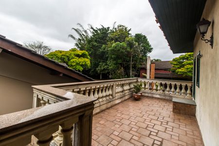 Casa de condomínio à venda com 413m², 3 quartos e 6 vagas Casa de condomínio à venda com 413m², 3 quartos e 6 vagasVaranda