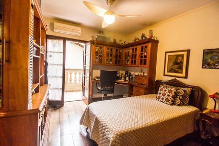 Casa de condomínio à venda com 413m², 3 quartos e 6 vagas Casa de condomínio à venda com 413m², 3 quartos e 6 vagasQuarto 2