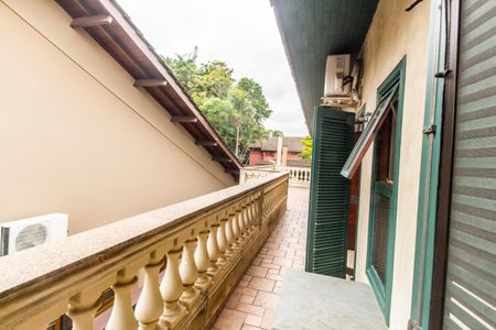 Casa de condomínio à venda com 413m², 3 quartos e 6 vagas Casa de condomínio à venda com 413m², 3 quartos e 6 vagasVaranda