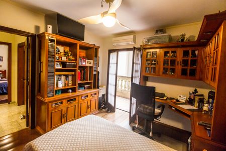 Casa de condomínio à venda com 413m², 3 quartos e 6 vagas Casa de condomínio à venda com 413m², 3 quartos e 6 vagasQuarto 2