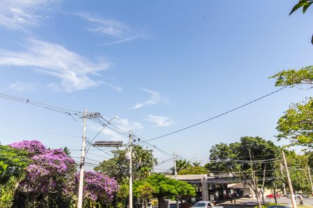 Casa de condomínio à venda com 413m², 3 quartos e 6 vagas Casa de condomínio à venda com 413m², 3 quartos e 6 vagasVista da Rua