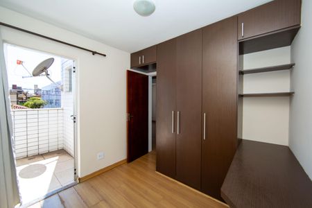 Quarto de apartamento à venda com 3 quartos, 80m² em Coração Eucarístico, Belo Horizonte