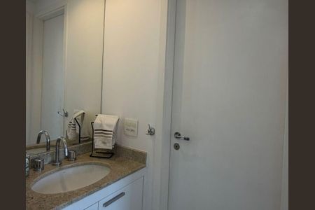 Banheiro de apartamento à venda com 1 quarto, 50m² em Vila Gomes Cardim, São Paulo