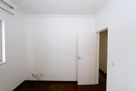 Apartamento à venda com 140m², 3 quartos e 2 vagasQuarto 2