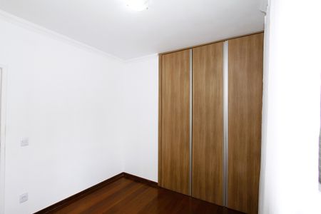 Apartamento à venda com 140m², 3 quartos e 2 vagasQuarto 2
