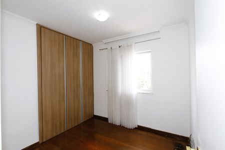 Apartamento à venda com 140m², 3 quartos e 2 vagasQuarto 2