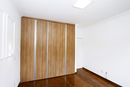 Apartamento à venda com 140m², 3 quartos e 2 vagasSuíte