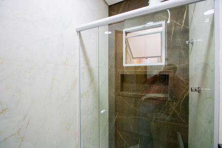 Apartamento à venda com 100m², 2 quartos e 1 vaga Apartamento à venda com 100m², 2 quartos e 1 vagaBanheiro social