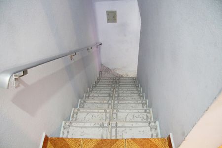 Escada de casa para alugar com 2 quartos, 120m² em Residencial Parque Cumbica, Guarulhos