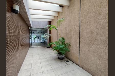 Apartamento à venda com 86m², 3 quartos e 1 vaga Apartamento à venda com 86m², 3 quartos e 1 vagaFachada e portaria