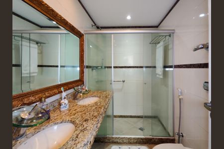 Apartamento à venda com 86m², 3 quartos e 1 vaga Apartamento à venda com 86m², 3 quartos e 1 vagaBanheiro da Suíte