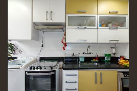 Apartamento à venda com 86m², 3 quartos e 1 vaga Apartamento à venda com 86m², 3 quartos e 1 vagaCozinha e Área de Serviço