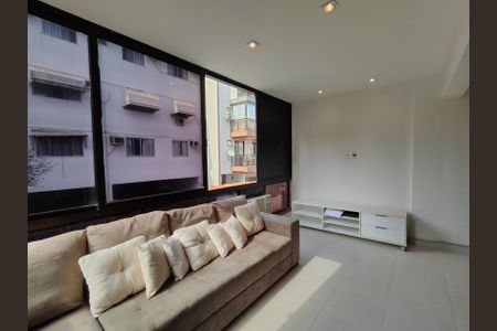 Apartamento para alugar com 110m², 3 quartos e 3 vagas Apartamento para alugar com 110m², 3 quartos e 3 vagasVaranda