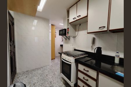 Apartamento para alugar com 110m², 3 quartos e 3 vagas Apartamento para alugar com 110m², 3 quartos e 3 vagasCozinha