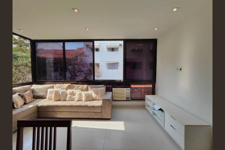 Apartamento para alugar com 110m², 3 quartos e 3 vagas Apartamento para alugar com 110m², 3 quartos e 3 vagasVaranda