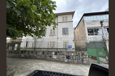 Apartamento à venda com 65m², 2 quartos e sem vagaFachada - Placa