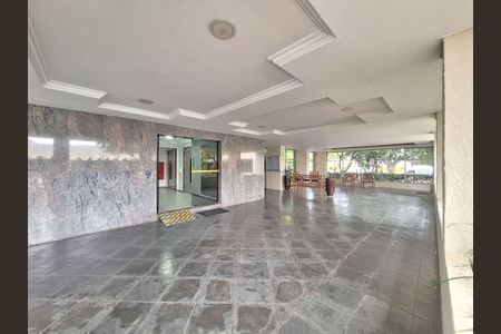 Apartamento à venda com 110m², 4 quartos e 1 vaga Apartamento à venda com 110m², 4 quartos e 1 vagaÁrea comum - Salão de festas