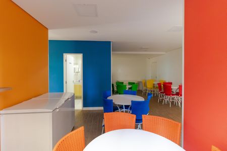 Apartamento à venda com 64m², 2 quartos e 1 vaga Apartamento à venda com 64m², 2 quartos e 1 vagaÁrea comum - Salão de festas